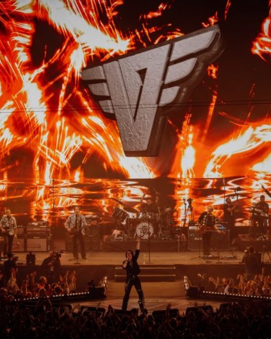 ПЕТ ДЕЦЕНИЈА ЉУБАВИ: Парни ваљак у 2026. са фановима у српској престоници (ФОТО)