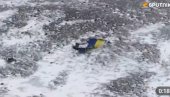 NEOBIČAN SNIMAK SA PRVE LINIJE FRONTA: Pogledajte neuspele pokušaje Kijeva da uz pomoć dronova postavi ukrajinsku zastavu (VIDEO)