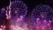 СИЈАЛО ЈЕ НЕБО ИЗНАД БЕОГРАДА У СВИМ БОЈАМА: Уз спектакуларни ватромет стигла је 2026. - овако је престоница ушла у Нову годину (ВИДЕО)