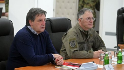 ГАШИЋ ОБИШАО ОПЕРАТИВНИ ЦЕНТАР СИСТЕМА ОДБРАНЕ: Ово је прилика да свим припадницима Војске Србије одам признање на свему што чине
