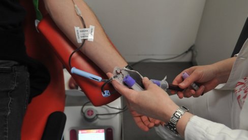 NOVA GODINA POČINJE DOBRIM DELIMA : Prvi radni dan Zavoda za transfuziju krvi Vojvodine u znaku humanosti