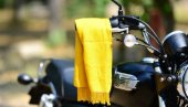 ZAŠTO BAJKERI KAČE ŽUTE MARAME NA MOTORE? Ako vidite ovaj signal, odmah stanite (VIDEO)