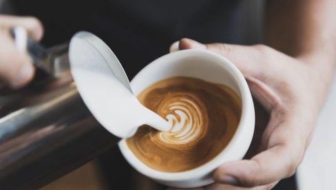 PIJETE KAFU PRE DORUČKA? Evo šta treba da znate