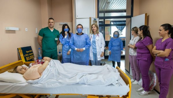 АЛЕКСА ОБРАДОВАО КИКИНЂАНЕ: У породилишту јутрос рођена прва беба у Новој години