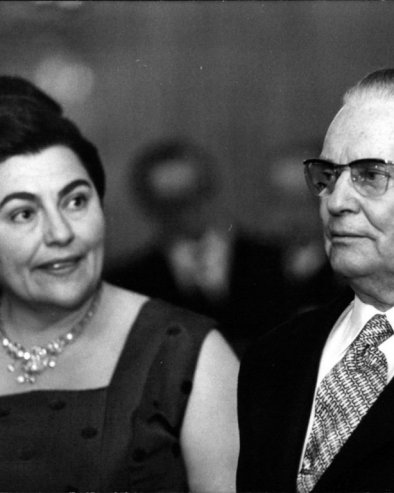 КАКО ЈЕ ЈОВАНКА ОСВОЈИЛА ТИТА? Била је жена-камен, жртвовала се за њега