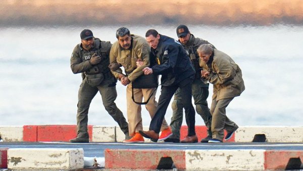 ОШТРА ПОРУКА КИНЕ АМЕРИЦИ: Прекршено међународно право, одмах пустите Мадура