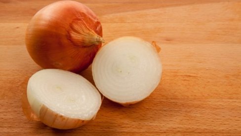 NA BADNJI DAN PRESECITE CRNI LUK NA 12 DELOVA: Ujutru stiže bitna vest