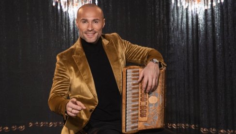 ALEKSANDAR ACA SOFRONIJEVIĆ U VELIKOM BOŽIĆNOM INTERVJUU ZA NOVOSTI: Roditelji me naučili ništa ne traje večno (FOTO)