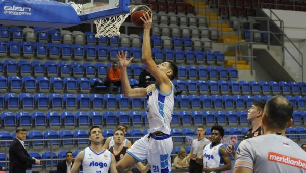 И КОМШИЈЕ У ТЕФТЕРУ: Кошаркаши Слоге пред својим навијачима победили Чачак 94