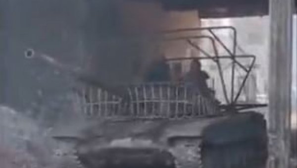 АЛЕП ПОНОВО У ПЛАМЕНУ: Избили жестоки сукоби између сиријске војске и Курда (ФОТО/ВИДЕО)