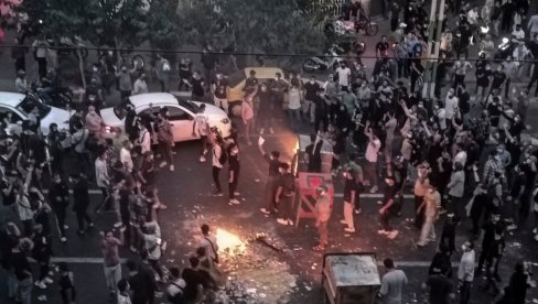 REZA PAHLAVI: Svet se divi hrabrosti demonstranata