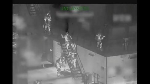 NIJE JEDINI KOJI SMO DANAS ZAPLENILI: Ovako je izgledao momenat kada su Trampove snage upale na ruski tanker