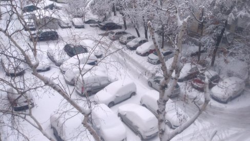 UPOZORENJE KOMUNALNE MILICIJE: Za neuklanjanje snega kazne od 12.000 do 150.000 dinara