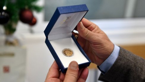 ДУКАТ ПРВОЈ БЕБИ РОЂЕНОЈ НА БОЖИЋ: U Čačku darovan dečak Maksim