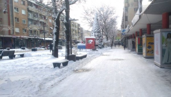 У ПОЖАРЕВЦУ НЕПРЕСТАНО ВЕЈЕ СНЕГ: Највише проблема на путевима - упозорење за возаче