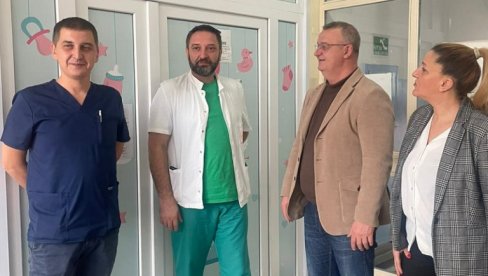 DUKAT ZA PRVOROĐENU BEBU U KLADOVU: Devojčica Bogdana prva došla na svet