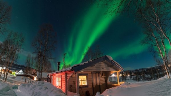 ШВЕЂАНИ СЕЛЕ ЧИТАВ ГРАД: Немамо избора, испод нас се крије богатство