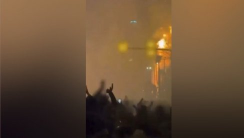 ХАОС У ИРАНУ: Пале државне зграде у целој земљи - У току је обојена револуција (ВИДЕО)