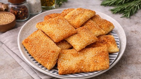 BRZI JASTUČIĆI SA SUSAMOM: Toplo i ukusno na brzinu