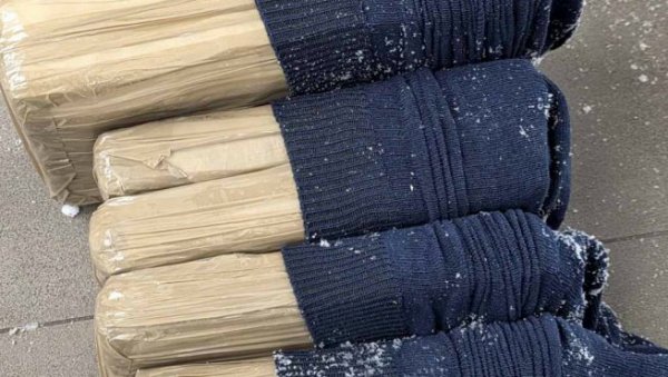 УХАПШЕН БУГАРСКИ ДРЖАВЉАНИН КОД СМЕДЕРЕВА: Погледајте колико дроге је пронађено (ФОТО)