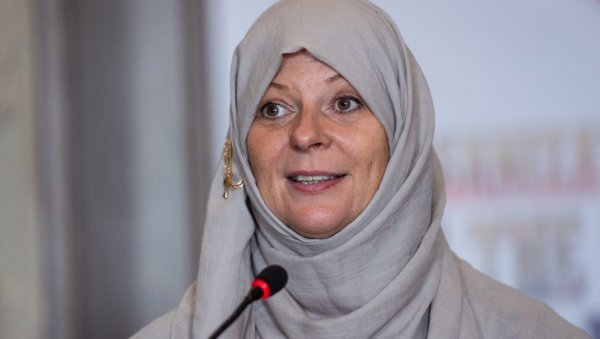 СВАСТИКА ТОНИЈА БЛЕРА ШОКИРАЛА ЈАВНОСТ:  Напад Хамаса на Израел назвала легендарним