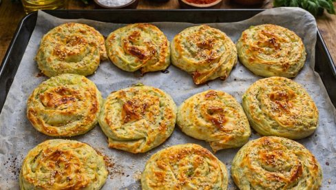 ПУЖИЋИ СА СИРОМ: Идеалан избор за укусан доручак!