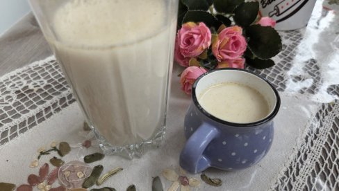 РЕЦЕПТ ЗА ДОМАЋЕ ОВСЕНО МЛЕКО: Прави се за 15 минута и потребна су вам само два састојка
