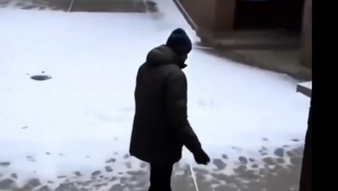 MADURO ŠETA PO DROVORIŠTU PRITVORSKE JEDINICE: Pojavio se novi snimak utamničenog predsednika Venecuele