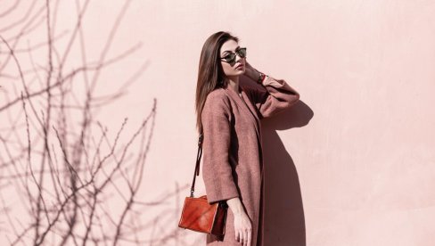 MODA ZA 2026. GODINU: Elegancija u pokretu - svilene suknje, trendovi 80-ih i model pantalona bez kojih ne možemo