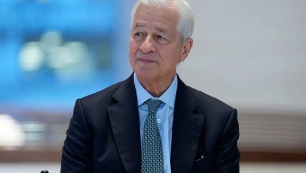 ОВО ЈЕ ЗАРАДА НАЈПОЗНАТИЈЕГ БАНКАРА НА СВЕТУ: Богаташ Џејми Дајмон открио - Волим оно што радим и волим своју земљу