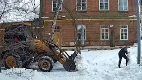 NE NOSE SVI HEROJI OGRTAČE: Čovek spasao Sneška Belića i postao zvezda (VIDEO)