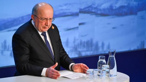 ЕУ ЈЕ ПОТРЕБНА ВОЈНА СИЛА ОД 100.000 ВОЈНИКА Комесар ЕУ за одбрану: Можемо бити јачи од Американаца