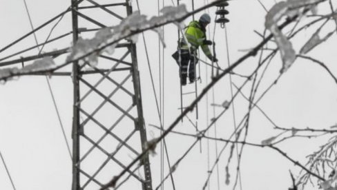 ОТКЛОЊЕН ВЕЋИ ДЕО КВАРОВА НА ЕЛЕКТРОМРЕЖИ: Хаварије у западној и централној Србији