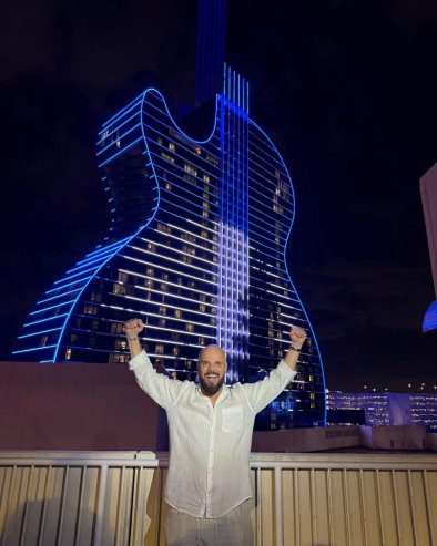 ЛЕТОВИ ОТКАЗИВАНИ: Бобан Рајовић са породицом једва стигао у Америку, а на Флориди га сачекало озбиљно изненађење (ФОТО)