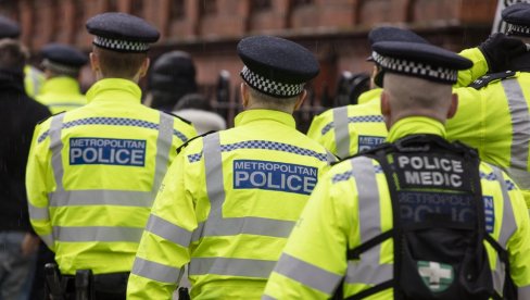 HAOS NA DEMONSTRACIJAMA U LONDONU: Dve žene napadnute od strane terorističke grupe