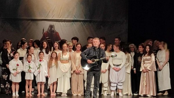 НЕБОЈША ДЕНИЋ ИЗ ЛИПЉАНА: Професору универзитета чиста десетка из хуманости