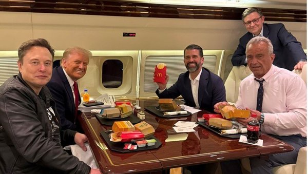 ТРАМП СЕ ХРАНИ ОТРОВОМ ПО ЦЕО ДАН Министар здравља САД: Не знам како је још увек жив