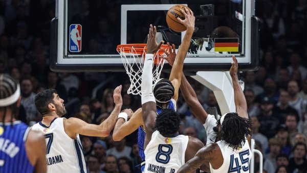 ЗАКУЦАВАЊЕ ГОДИНЕ! Овако нешто се заиста ретко виђа, четворица завршила на постеру (ВИДЕО)