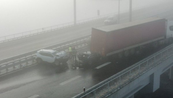 ПОЗНАТО СТАЊЕ ПОВРЕЂЕНИХ У НЕСРЕЋИ НА МИЛОШУ ВЕЛИКОМ: Сударило се 10 возила - саобраћај обустављен (ФОТО)