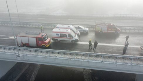 TEŠKA SAOBRAĆAJNA NESREĆA NA AUTO-PUTU MILOŠ VELIKI: Sudarilo se više vozila - ima povređenih (FOTO)