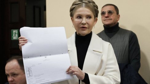 УКИНУТА И ЗАБРАНА КОМУНИКАЦИЈЕ СА 66 ПОСЛАНИКА: Јулији Тимошенко дозвољено да напусти Кијевску област