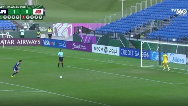 ОВО НЕМА НИ У ВИДЕО ИГРИЦИ! Голман није могао да верује шта га је снашло (ВИДЕО)