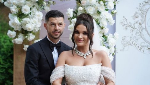 ПЕВАЧИЦА ОДГОВОРИЛА НА НАВОДЕ ДА СЕ РАЗВОДИ ОД ФУДБАЛЕРА: Сваки однос има успоне и падове