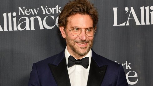 БРЕДЛИ КУПЕР ОДГОВОРИО НА ГЛАСИНЕ ДА ЈЕ ИМАО ПЛАСТИЧНЕ ОПЕРАЦИЈЕ: Људи ми прилазе на улици да ме питају