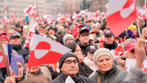 KAPE PROTIV AMERIKE IDU KAO ALVA: Danci na sve načine izražavaju neslaganje s Amerikom