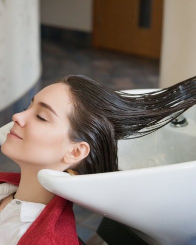 КОЛИКО ПУТА ГОДИШЊЕ ЈЕ НАЈБОЉЕ ФАРБАТИ КОСУ? Ово саветује дерматолог