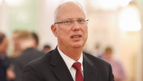 MIR ĆE PREVLADATI KROZ DIJALOG Dmitrijev dao komentar na Vitkofove izjave o Putinu