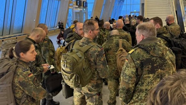 ПОГЛЕДАЈТЕ КАКО НЕМЦИ НАПУШТАЈУ ГРЕНЛАНД: Након Трампове претње, припадници Бундесвера одмах сели у авион (ФОТО)