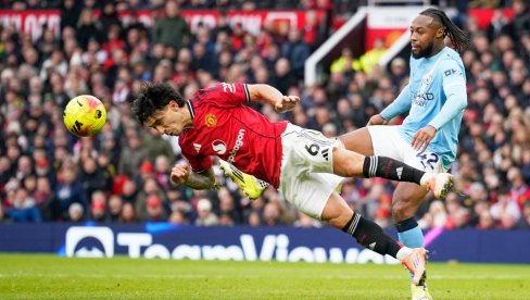 NEKA DOĐE KUĆI DA MI TO KAŽE! Neverovatna dešavanja u Mančester junajtedu, prvotimac odgovorio na prozivke Pola Skolsa!