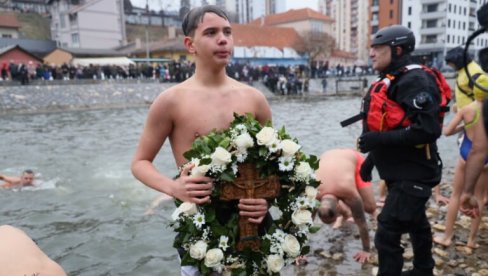 SNAGA VERE ČINI ČUDA: Dečak iz Užica prvi do Časnog krsta